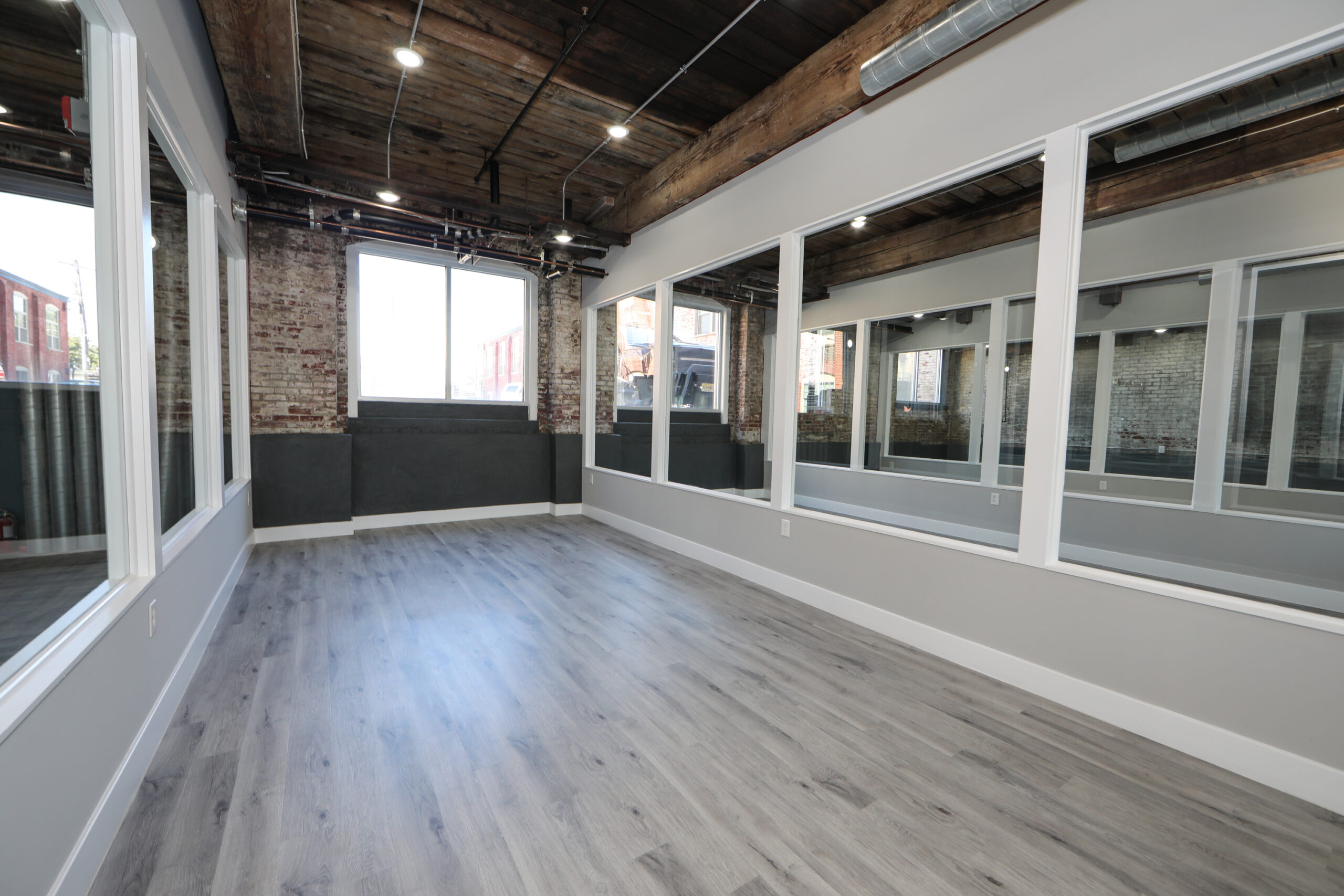 1820 Glenwood New Ofc Sept-3172